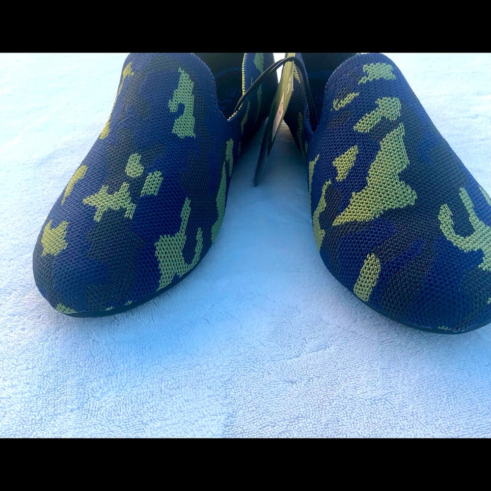 Recycled Camo Shoes Print Flats Size 8 NWT blue green - Picture 3 of 8